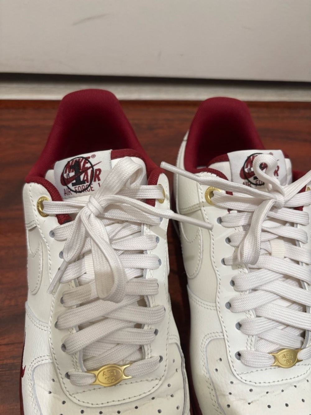 Nike White and Burgundy Low-Top Sneakers Air Force 1 - Picture 2 of 8